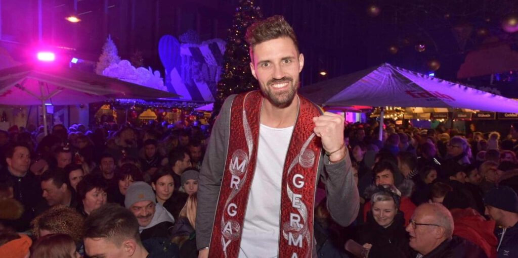 Beitrag "R+V-Mitarbeiter Benjamin Näßler ist Mr. Gay Germany 2020" im R+V-Blog (Text)